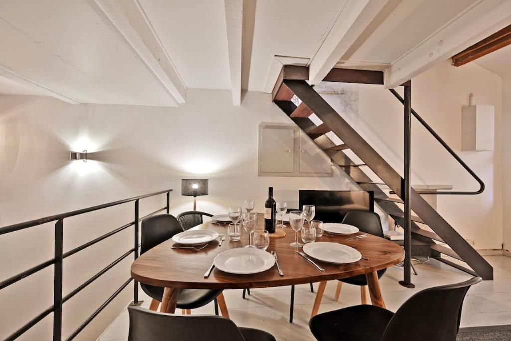 Ferienwohnung La Bulle - Parking Gratuit En Souterrain - 2 Mins Du Palais Des Papes - Clim Ac - Wifi Avignon Exterior foto