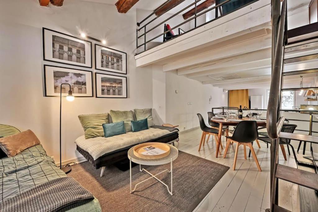 Ferienwohnung La Bulle - Parking Gratuit En Souterrain - 2 Mins Du Palais Des Papes - Clim Ac - Wifi Avignon Exterior foto