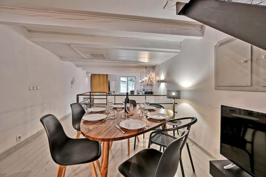 Ferienwohnung La Bulle - Parking Gratuit En Souterrain - 2 Mins Du Palais Des Papes - Clim Ac - Wifi Avignon Exterior foto